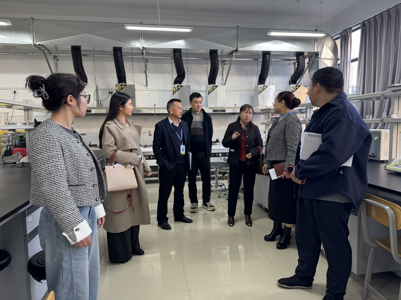 1764215322111088777.jpg 2.中草药炮制与加工实训室.jpg